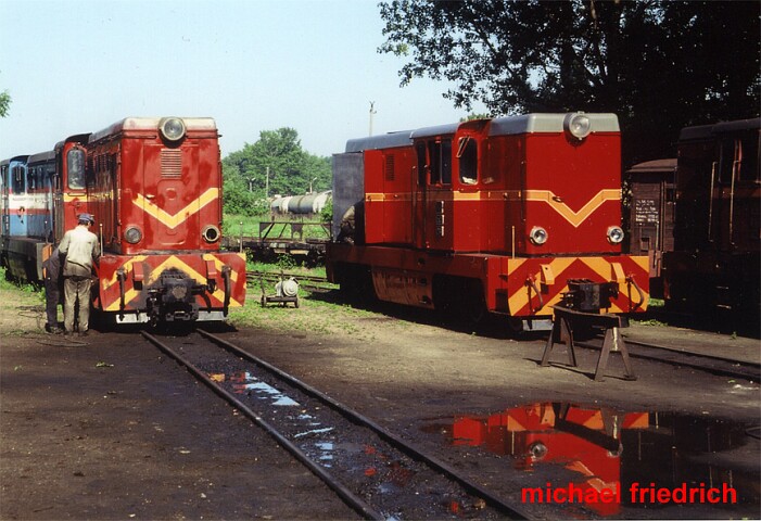 Lxd2-268 (po prawej) po wymianie oryginalnego silnika Maybach na Henschel, Werbkowice Wsk., 1990, foto Michael Friedrich